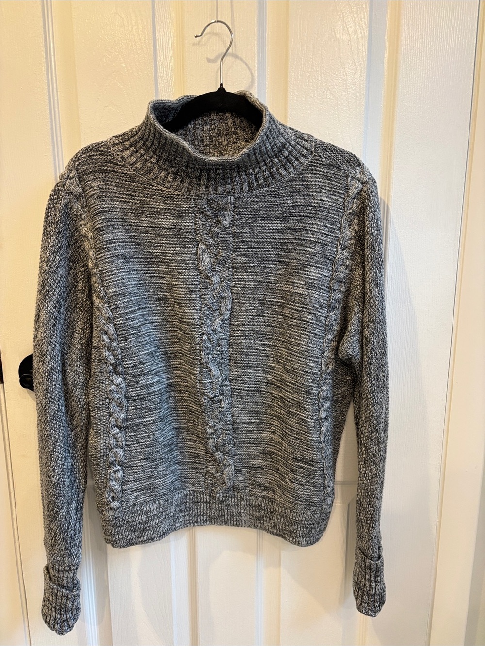 GAP Gray Cable Knit Turtleneck mock neck Sweater M